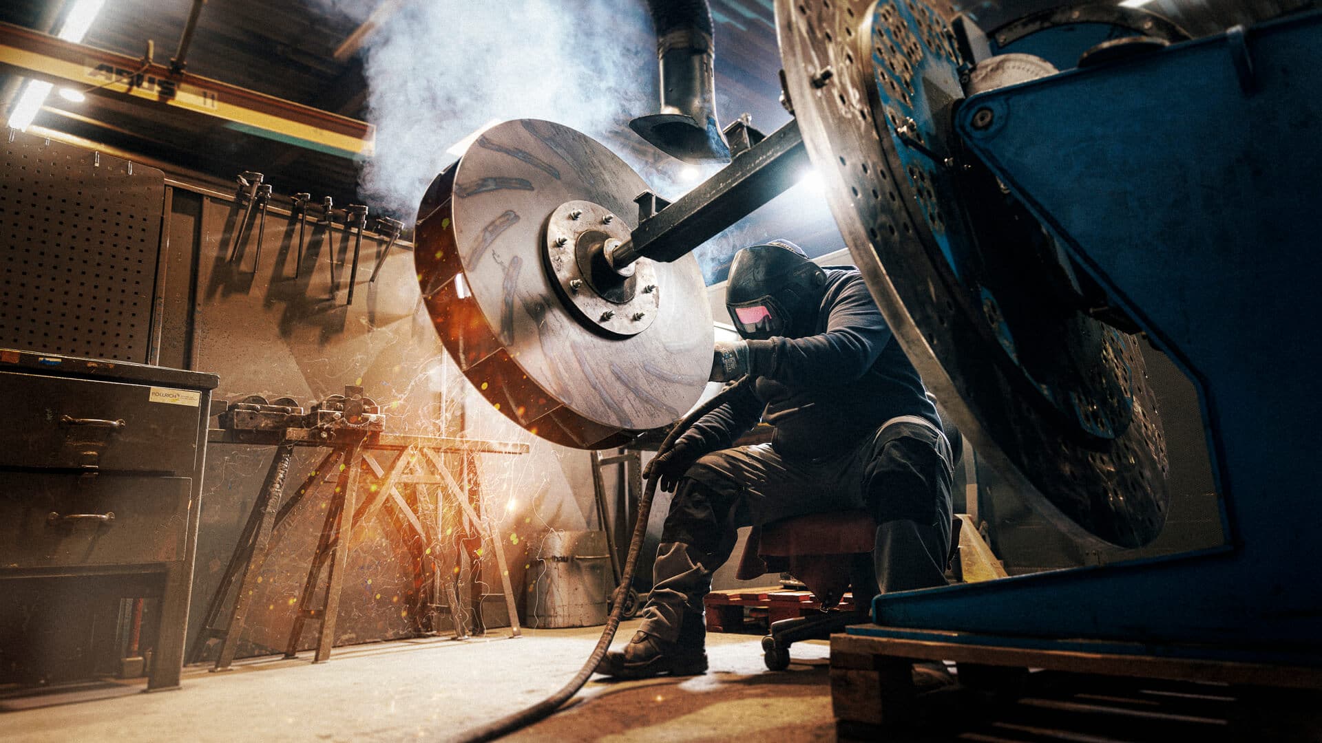 Mann beim Schweißen